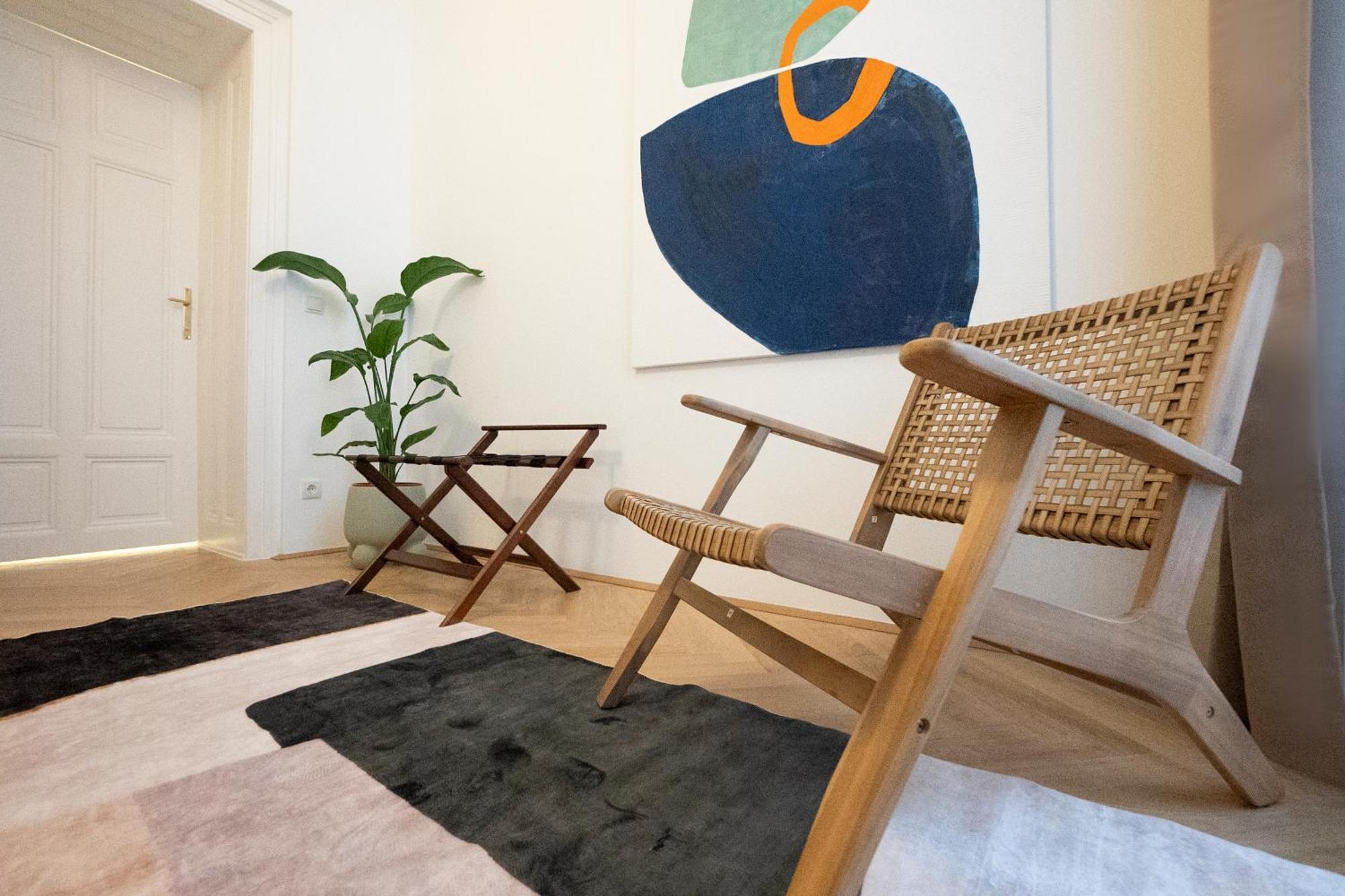 Elegant 2br Near Parliament, Self 24h Check-in Apartment *